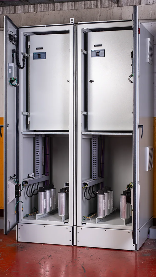 Bancos de capacitores - Abierto